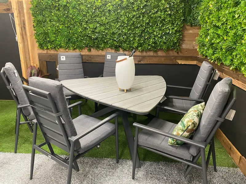 Edison 6-Person Triangle Outdoor Dining Set With Biola Chairs | Garden Impressions 1