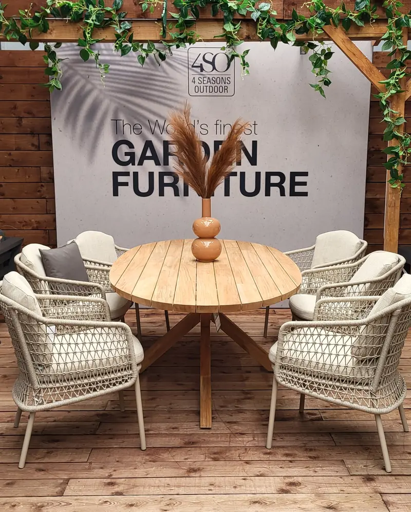 Ex-Display Puccini 6-Person Outdoor Dining Set 1