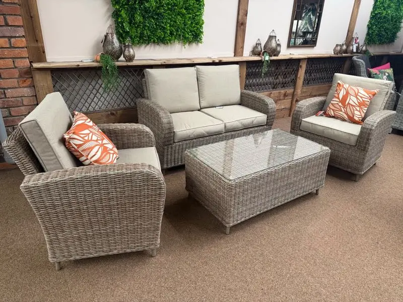 Haven Cotswold Two-Seat Outdoor Lounge With Coffee Table – Harbo 1