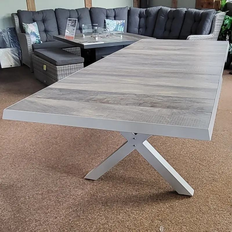 Kendal Natural-Finish Large Extendable Outdoor Dining Table | Vila 1