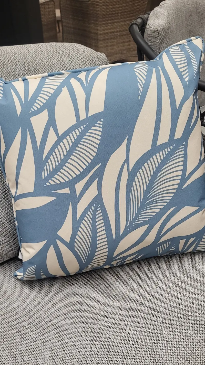 Outdoor B-Cushion Art Collection: Leaf Sea Blue Design 1