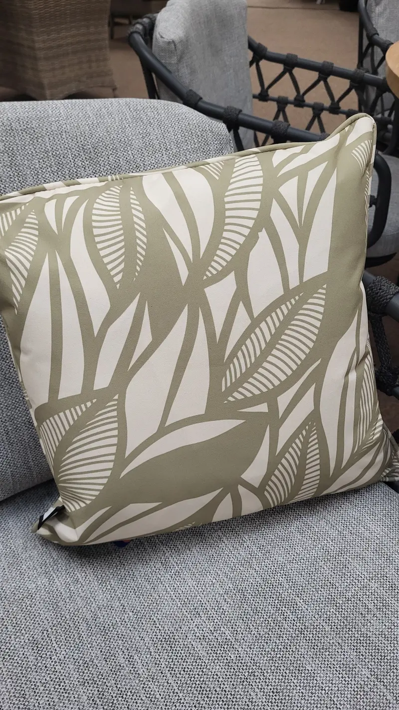 Outdoor B-Cushion Art Collection: Poplar Leaf Pistache Design 1